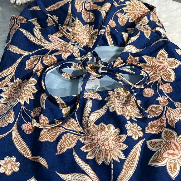 NIP CUPSHE Blue Floral One Piece Swimsuit High Neck Tummy Control Swimwear Sz:L - Picture 10 of 11